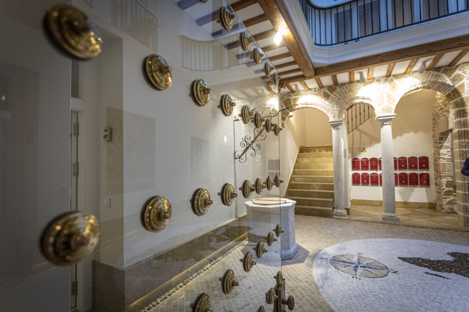 Detalles de la rehabilitación integral de finca en Conde O´Reilly esquina Costa Rica