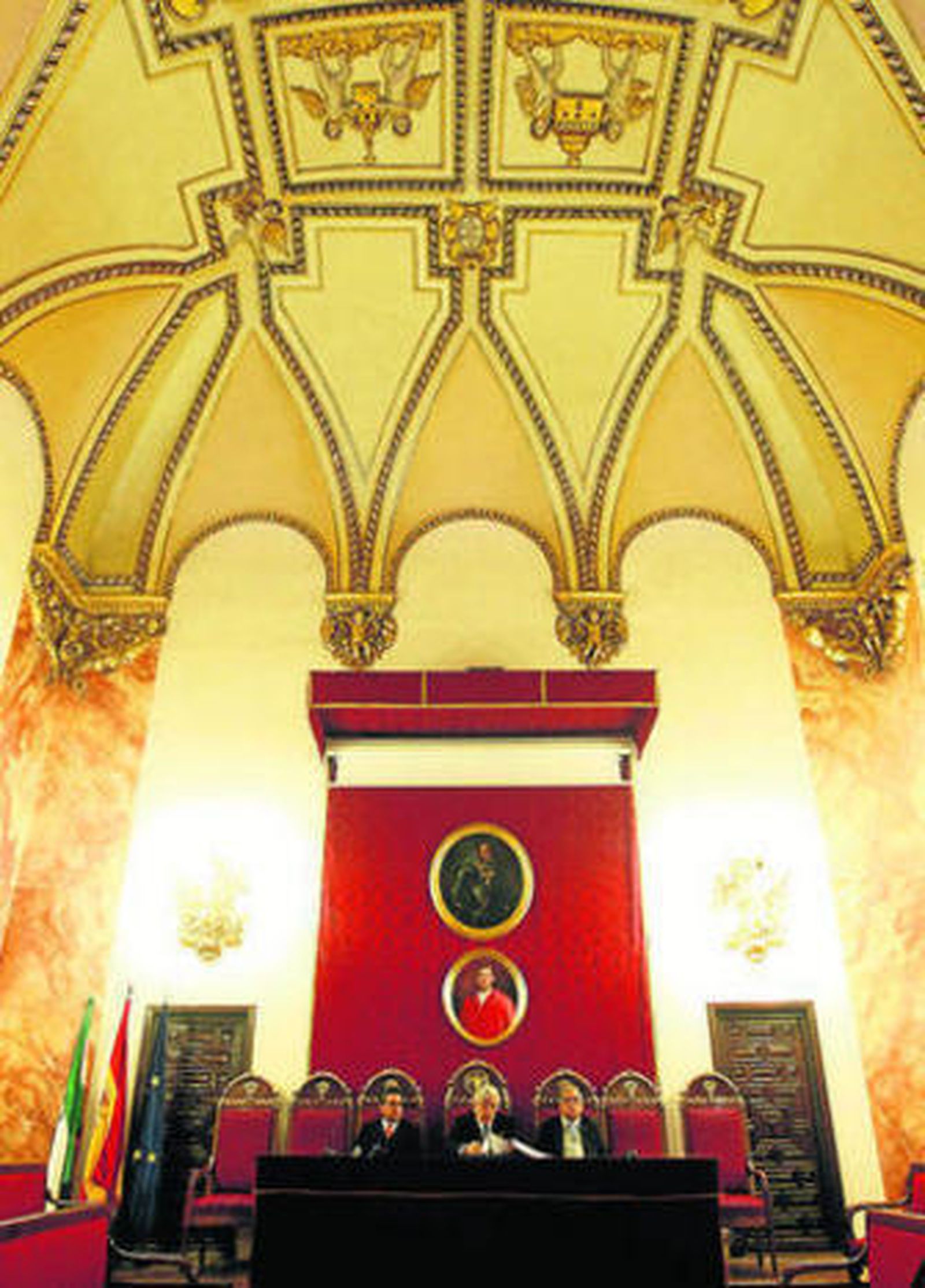 Los tres profesores que participaron en el homenaje.