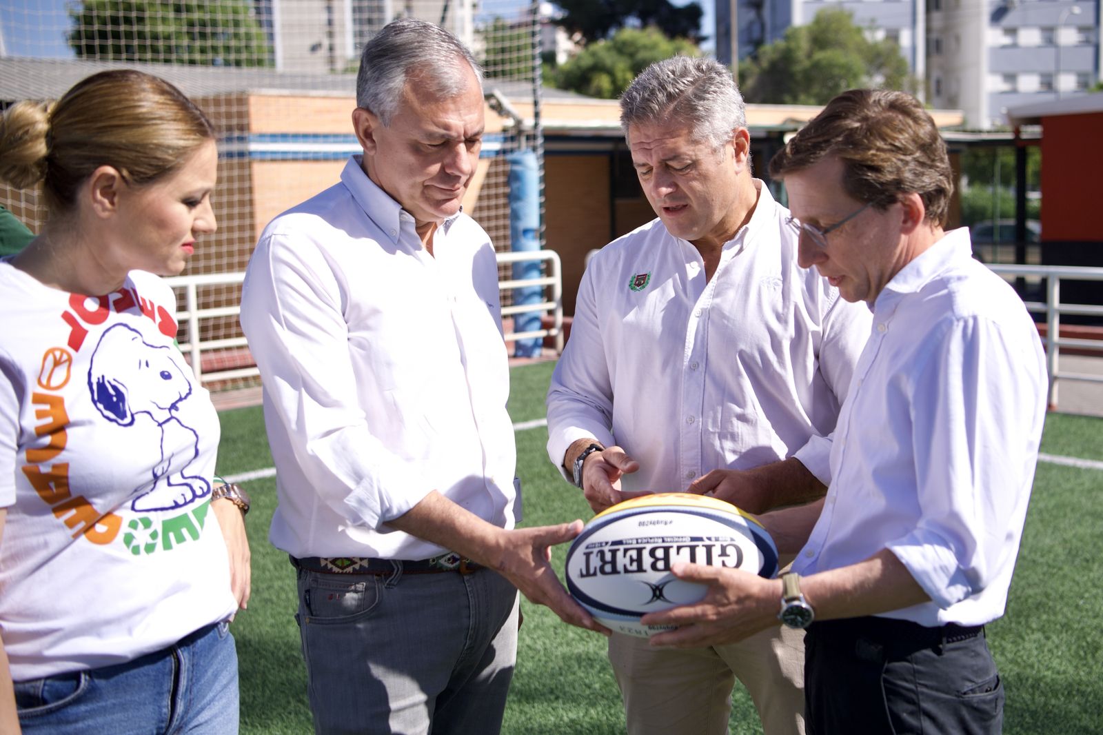 Sanz anuncia que renovará e incrementará las instalaciones deportivas para que sean "dignas para entrenar"