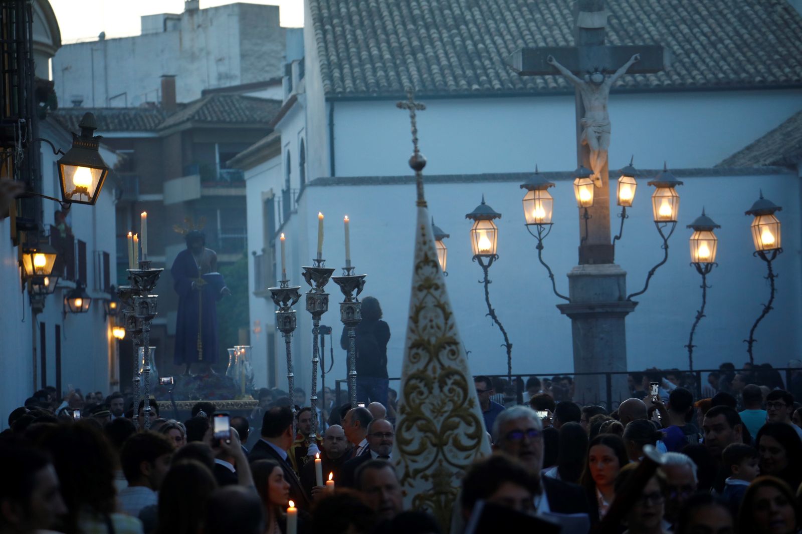 Las mejores imágenes del vía crucis de Nuestro Padre Jesús de la Humildad y Paciencia en Córdoba