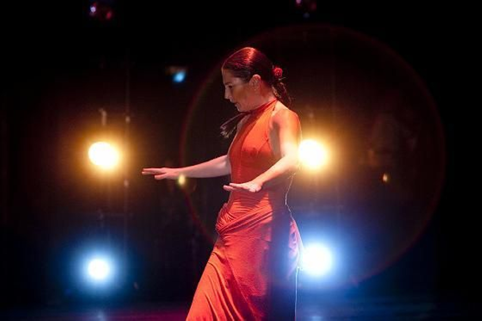 Una emocionada Sara Baras se despide temporalmente de los escenarios para dedicarse a su familia. 

Foto: Lourdes de Vicente