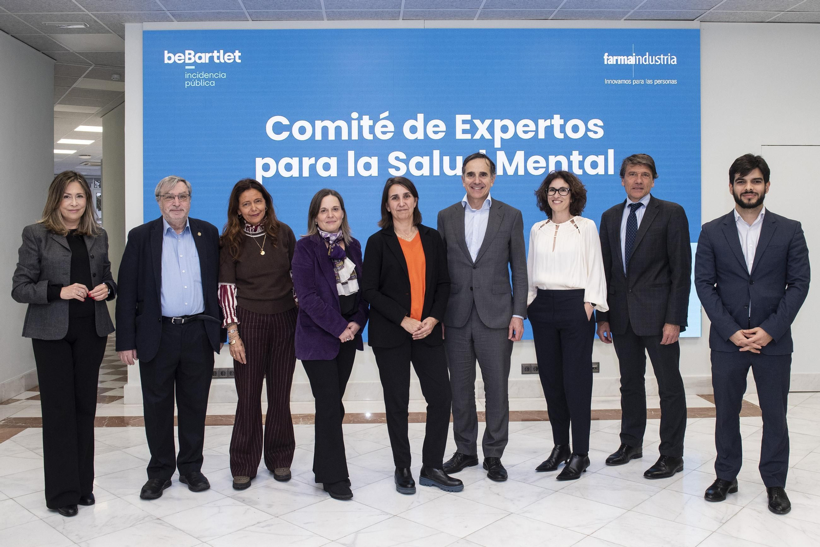 Carina Escobar, Fernando Chacón, Marina Díaz Marsá, Fina Lladós, Caridad Pontes, Juan Yermo, Arantxa Sancho, Celso Arango y Gabriel San Miguel.