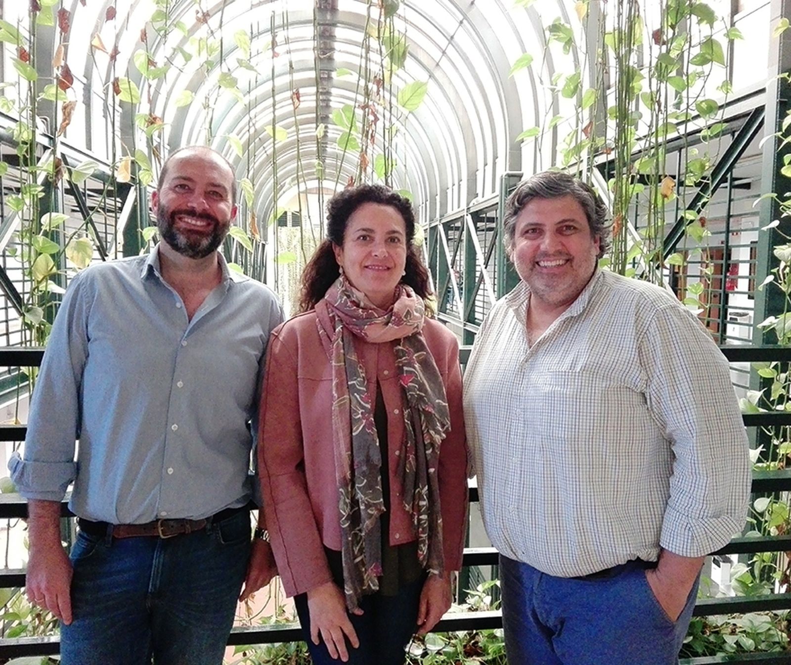 Los expertos responsables del estudio sobre la banca 'online'.