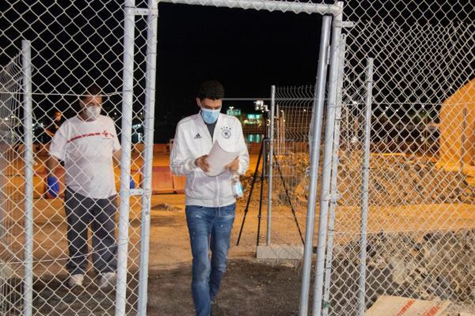 Más de un centenar de  inmigrantes conviven en el CATE de Motril (Granada) con siete positivos por coronavirus