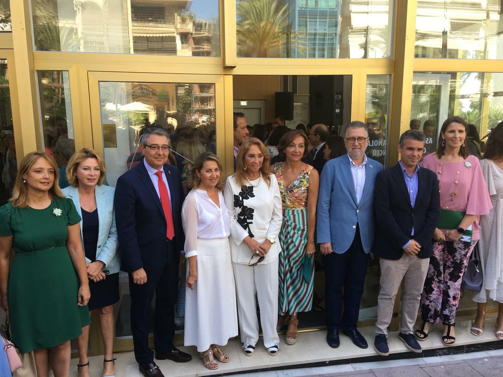 Inauguración del centro activo contra el cáncer de la AECC en Marbella.