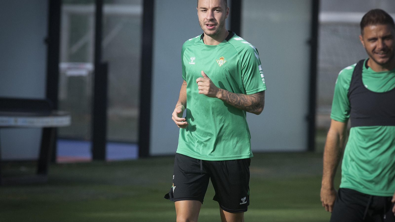 Loren se ejercita junto a Joaquín.