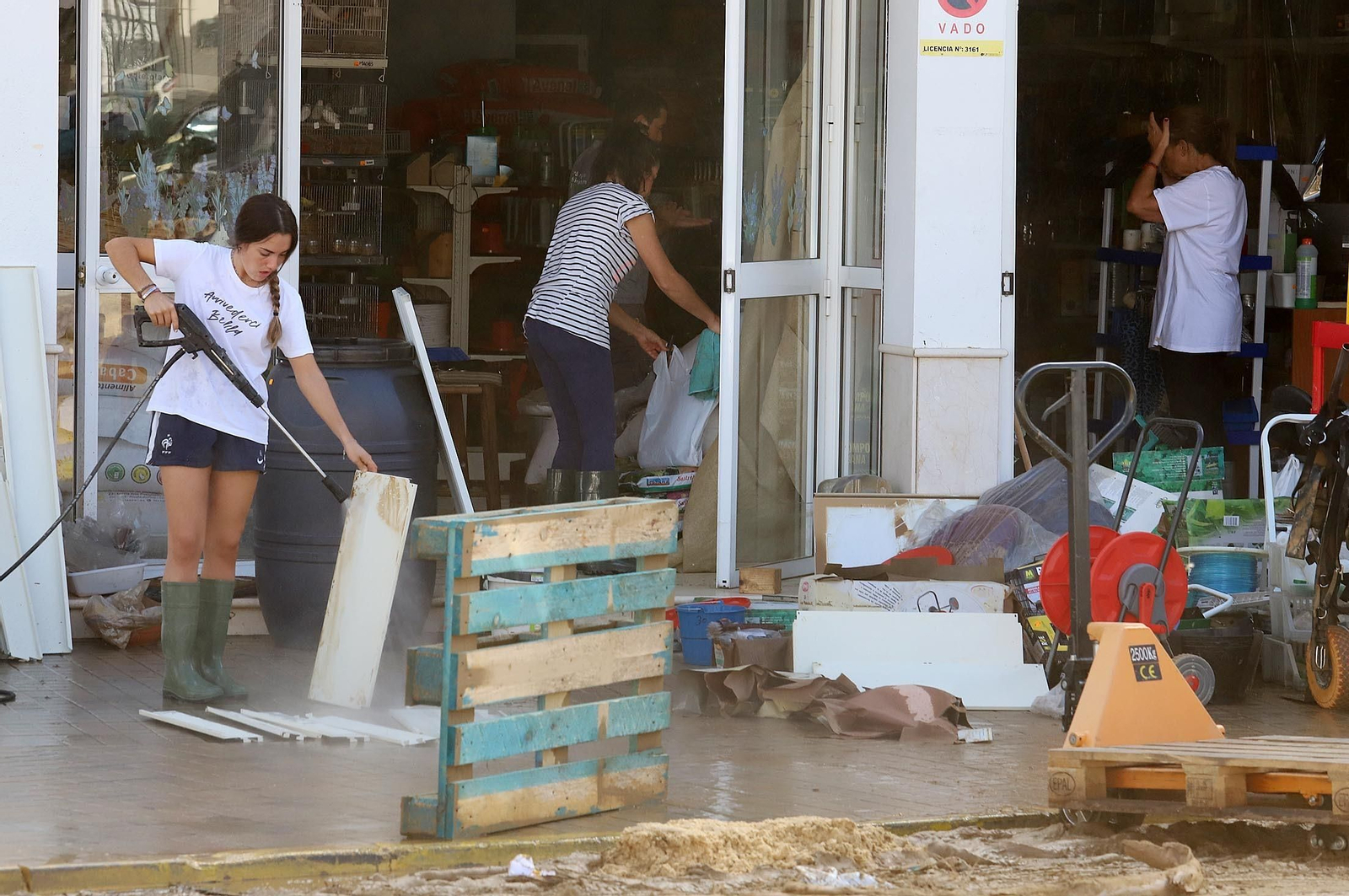 Imágenes de los destrozos provocados por el temporal en Lepe
