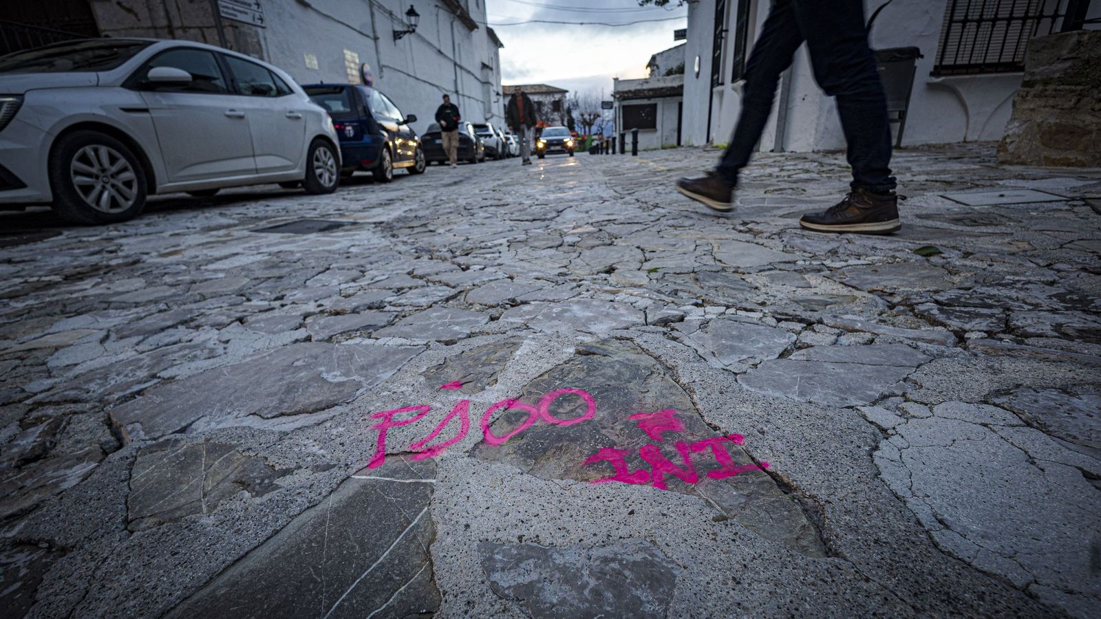 Las imágenes del retorno de los vecinos de Grazalema a sus casas después de once días desalojados