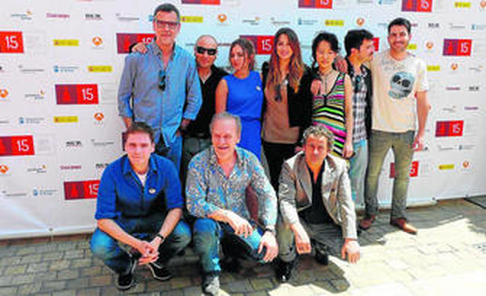 El elenco mezcla a los veteranos Eduard Fernández y Lluis Homar con los jóvenes Blanca Suárez, Daniel Brühl y Miguel Ángel Silvestre.