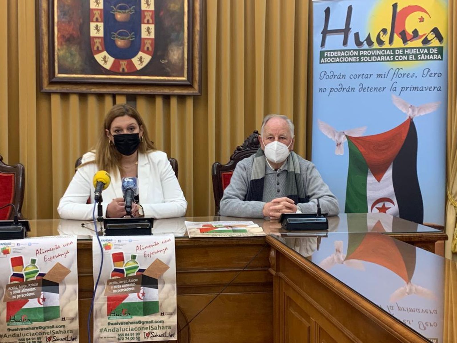 Syra Senra y Luis Cruz, en el Ayuntamiento de Valverde del Camino.