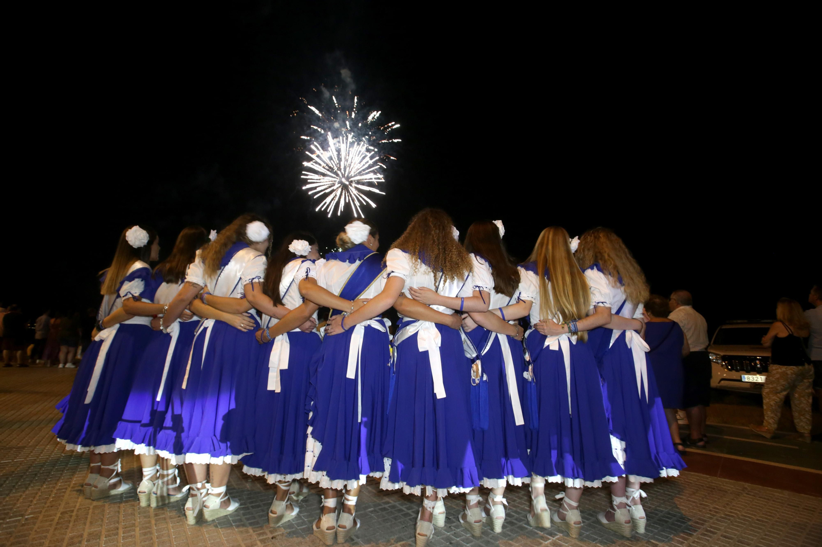 Fuegos artificiales para cerrar la Feria del Carmen y de la Sal en San Fernando