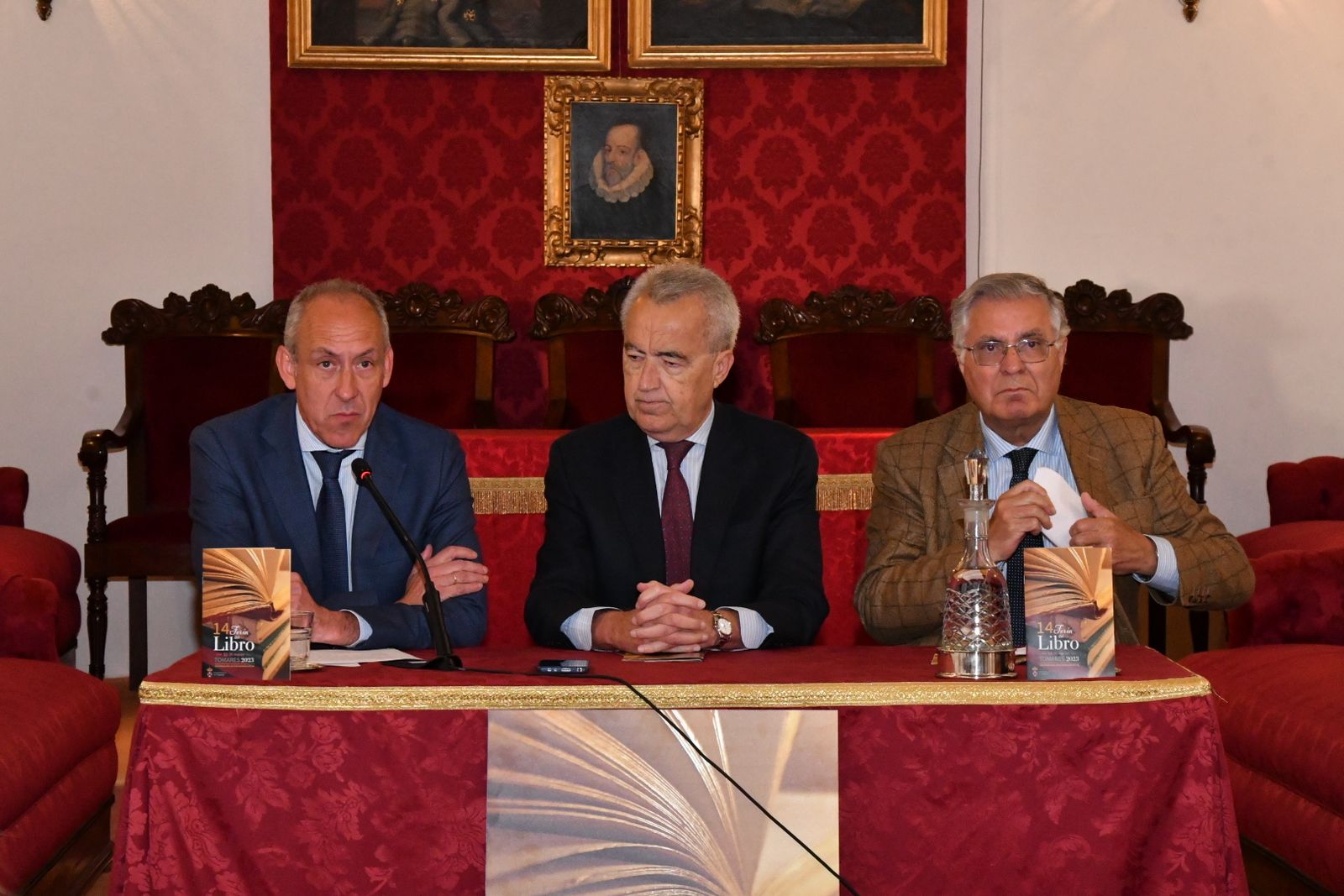 Tomares celebra la 14 edición de la Feria del libro.