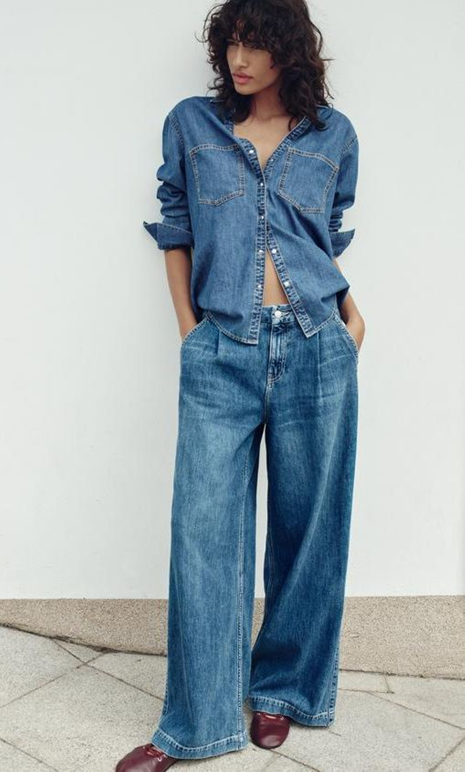 Vaqueros wide leg de Zara.