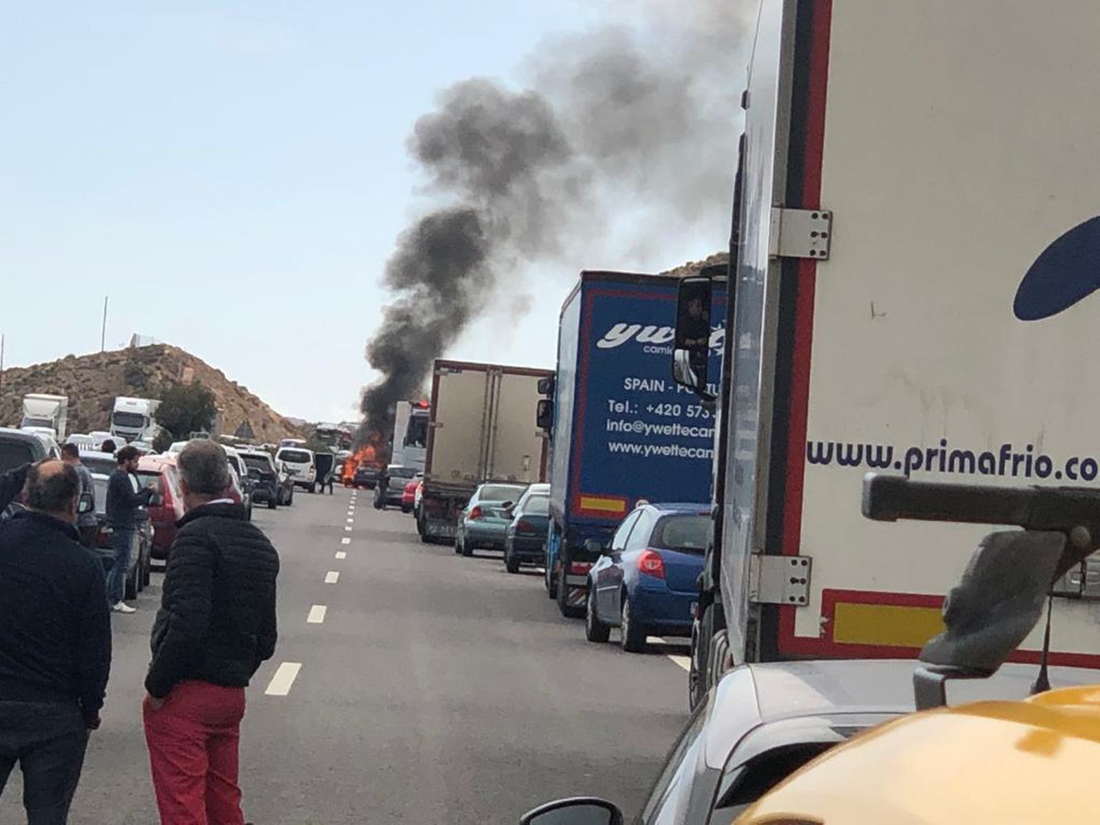 Fotogalería del accidente que se ha producido en la A-7 en dirección a Aguadulce.