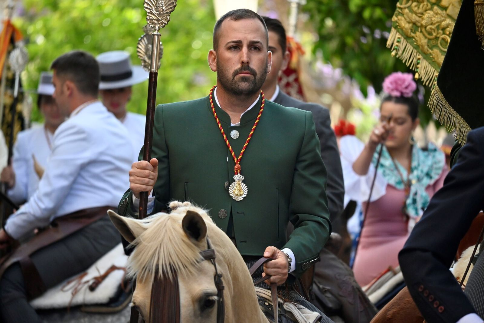 Imágenes de los peregrinos de la Hermandad de Emigrantes en su salida por las calles de Huelva