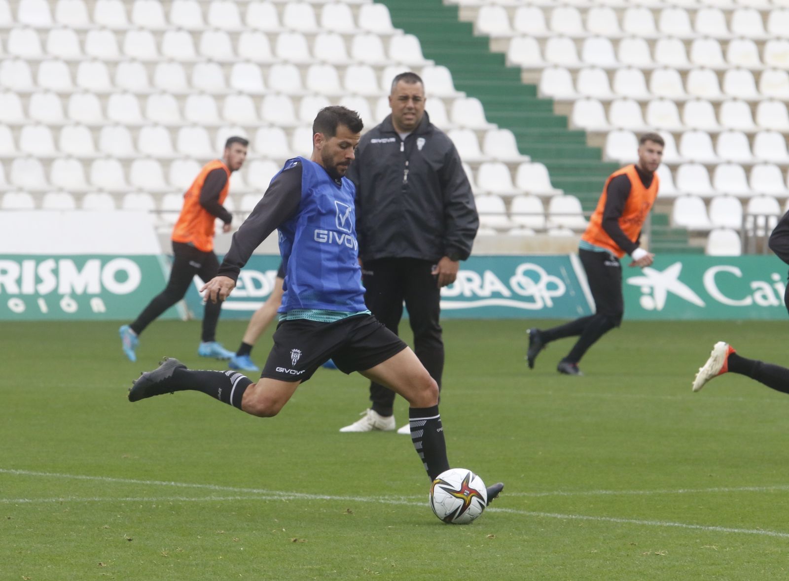 José Ruiz durante el entrenamiento de este jueves en El Arcángel.