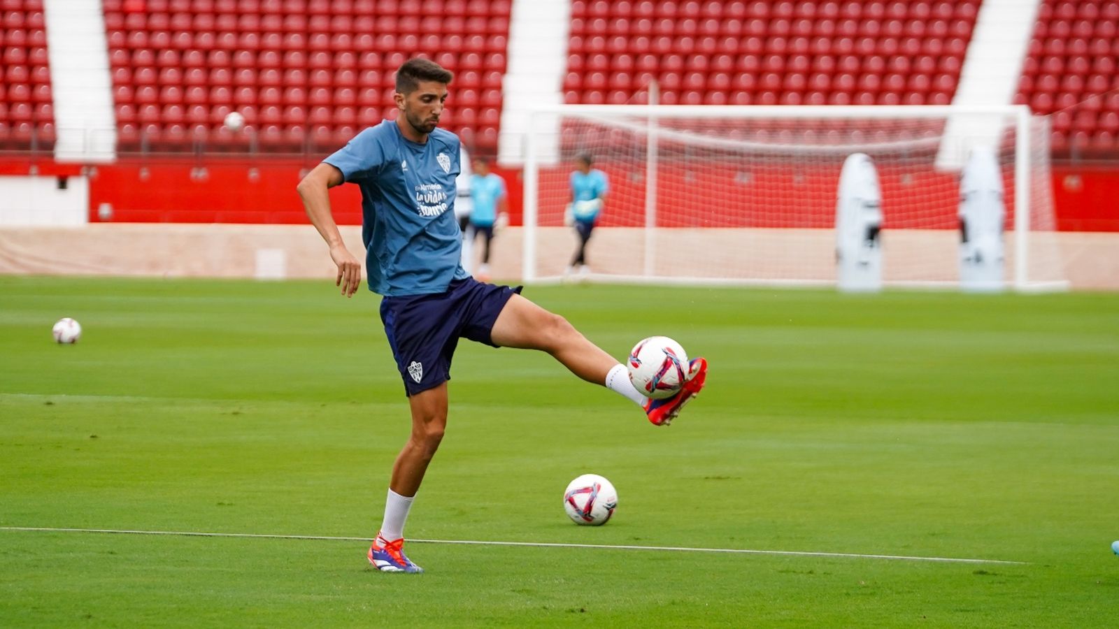 Édgar González regresó al trabajo tras perderse el último encuentro liguero.