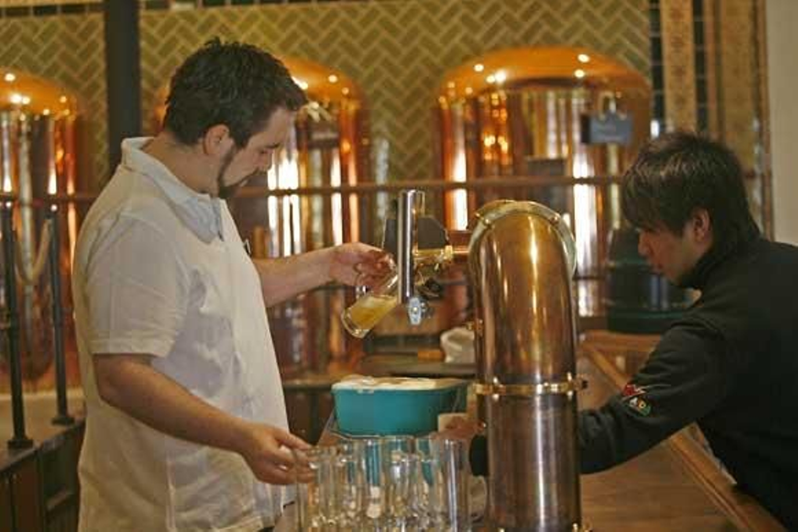 El 'Aidablu' es el primero de los 300 buques de este tipo que atracarán este año en el Puerto de Cádiz

Foto: Joaquin Pino
