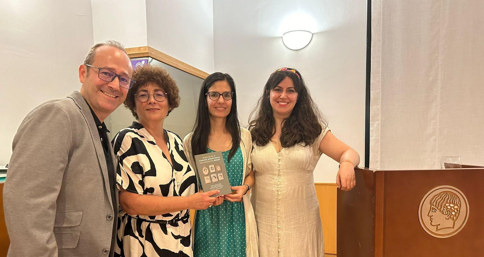Los autores Azucena Martín, José Antonio Garrido y Mabel Angulo, en la Residencia de Estudiantes de Madrid.