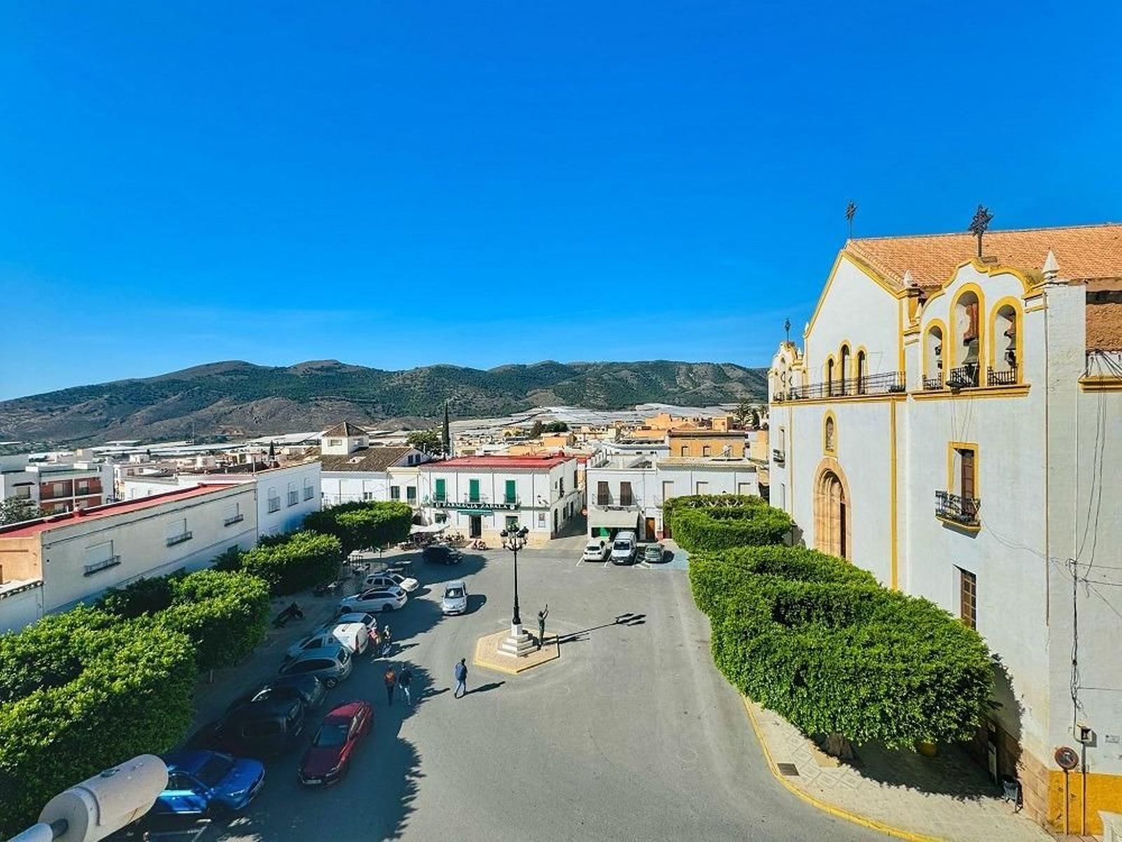 Vista panorámica de la plaza del Cristo de la Luz de Dalías.