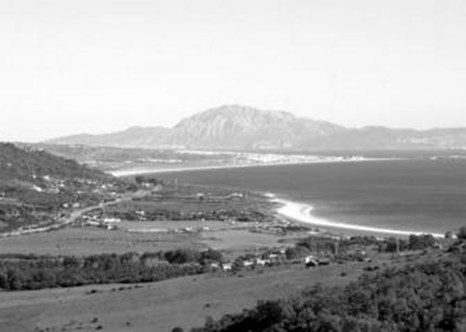 Parte del término municipal de Tarifa, con África al fondo.