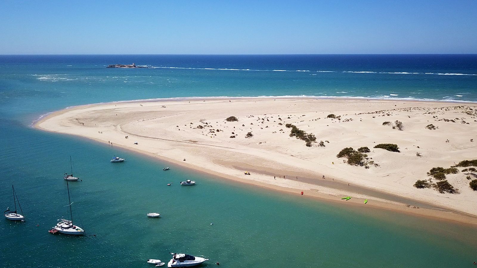 Las playas de Camposoto (en la imagen) y La Caleta serán las primeras en ver desarrollar el proyecto.