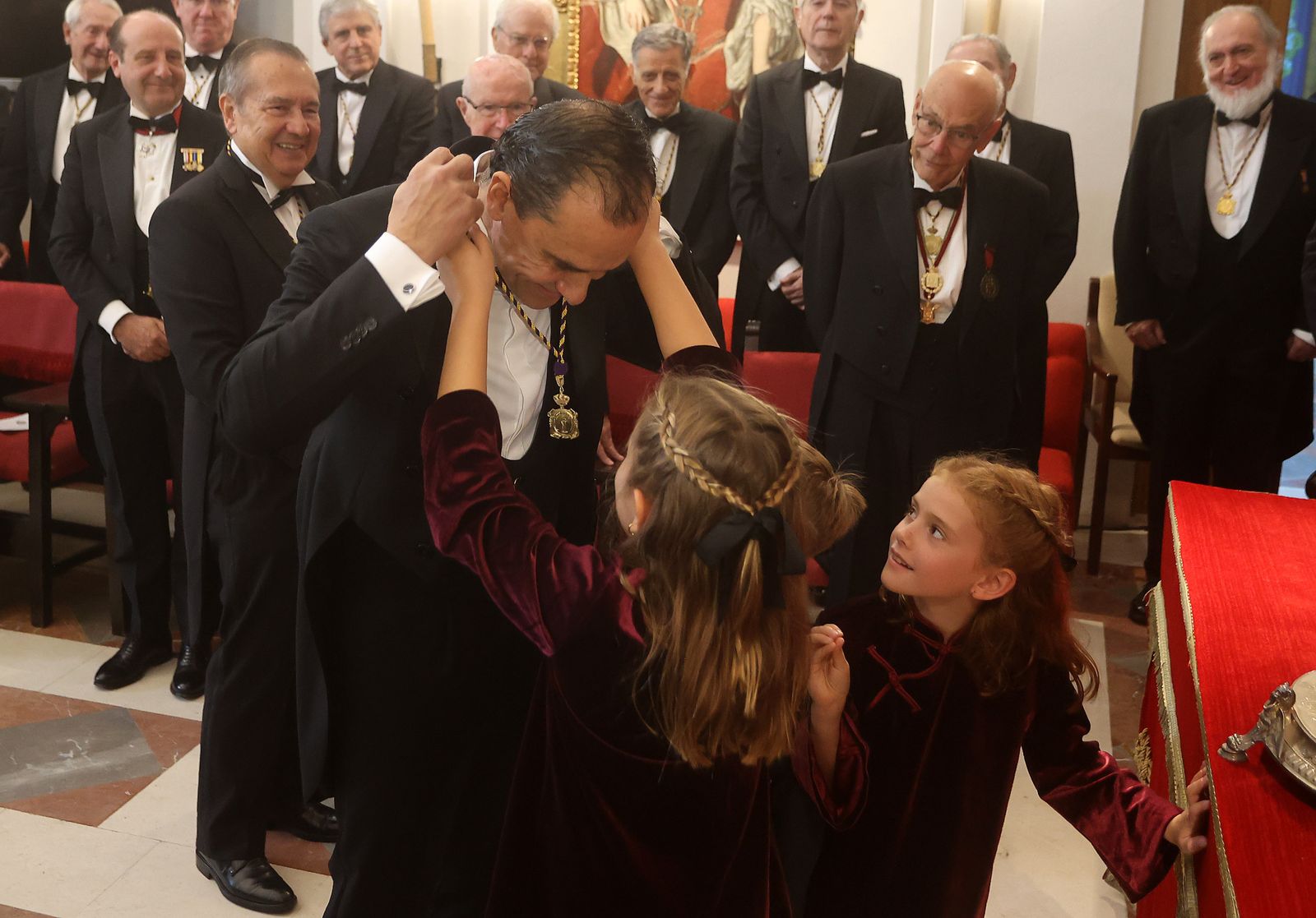 SALVADOR MORALES CONDE TOMA POSESION DE LA PLAZA DE ACADEMICO DE NUMERO DE LA REAL ACADEMIA DE MEDICINA Y CIRUJIA DE SEVILLA