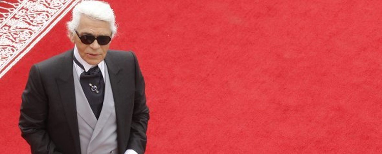 El diseñador es famoso por su, siempre austera, forma de vestir.