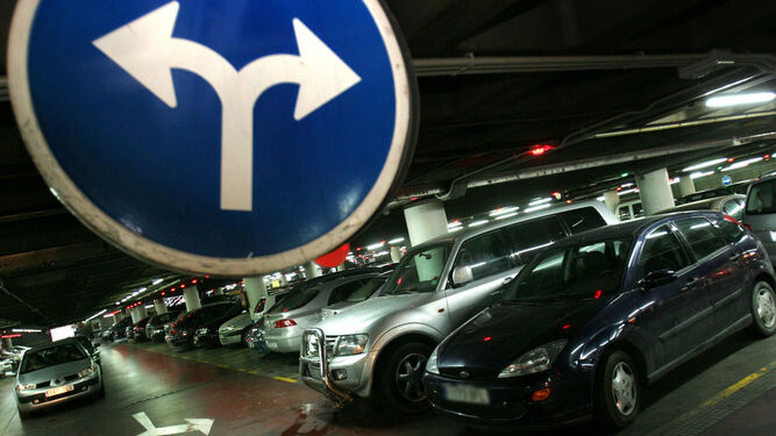 Interior del aparcamiento de la Plaza de la Marina.