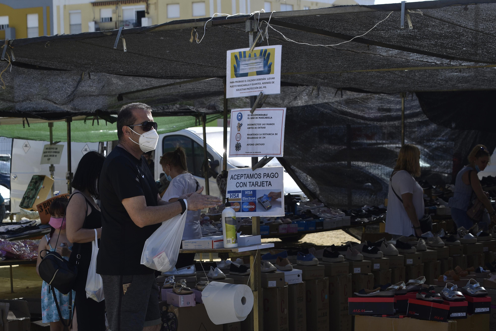 Reabre el mercadillo después del confinamiento