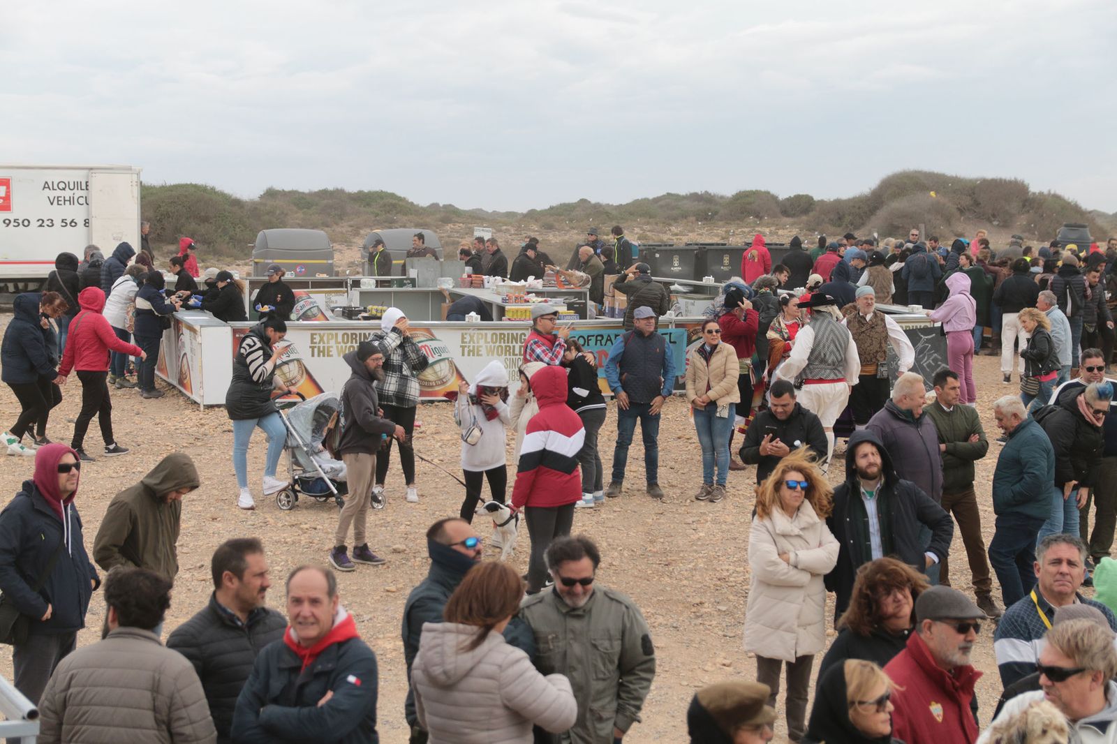Miles de almerienses acuden a Torregarcía en la Romería de la Virgen del Mar