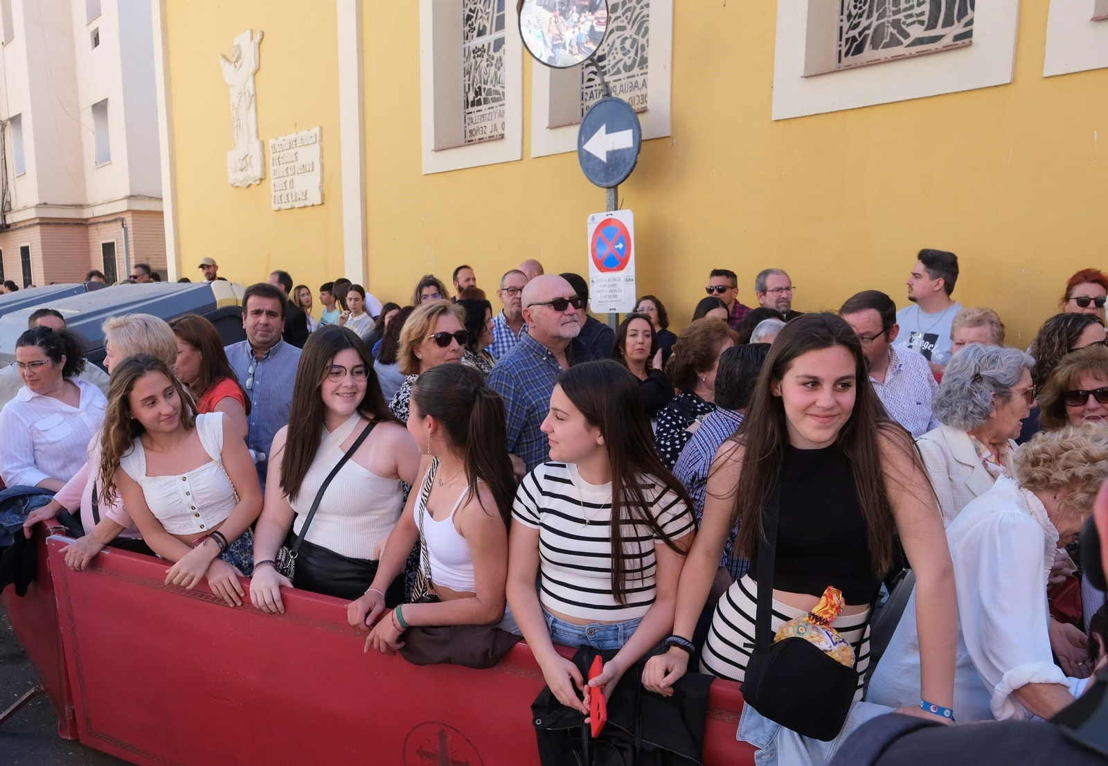 Viernes Santo en Córdoba: la procesión de La Soledad, en imágenes