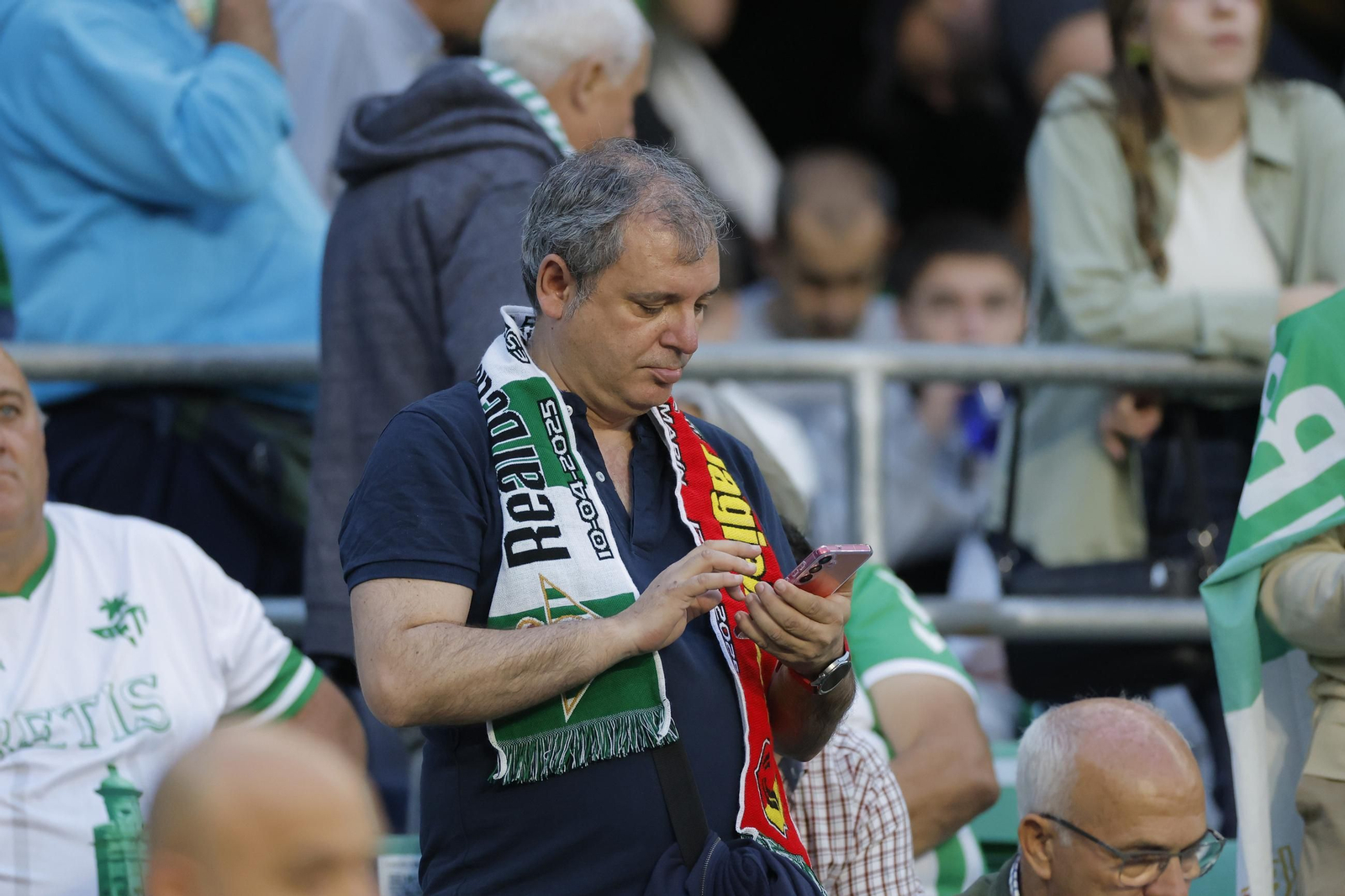 Búscate en las fotos del Betis - Jagiellonia