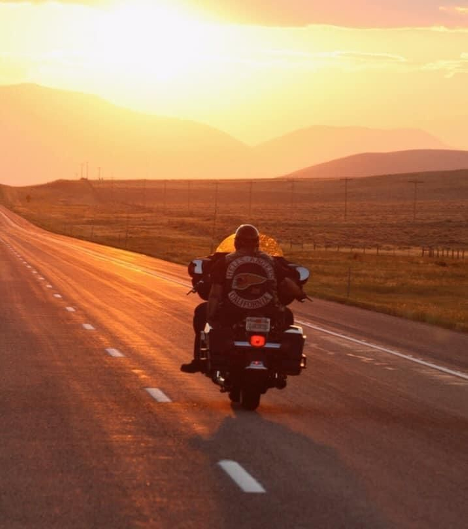 Es una serie sobre moteros inspirada en la novela de Christie.