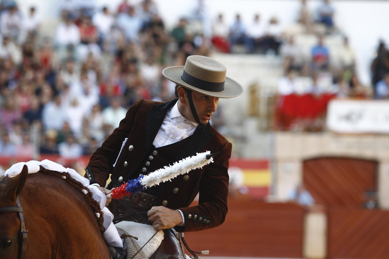 Las mejores imágenes de la corrida de toros de Diego Ventura, Talavante y Pablo Aguado, en Almería