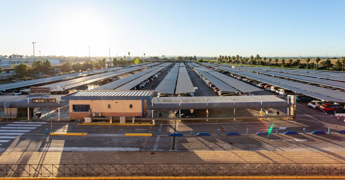 Aena adjudica por 10 millones la construcción del nuevo parking modular en el aeropuerto de Sevilla