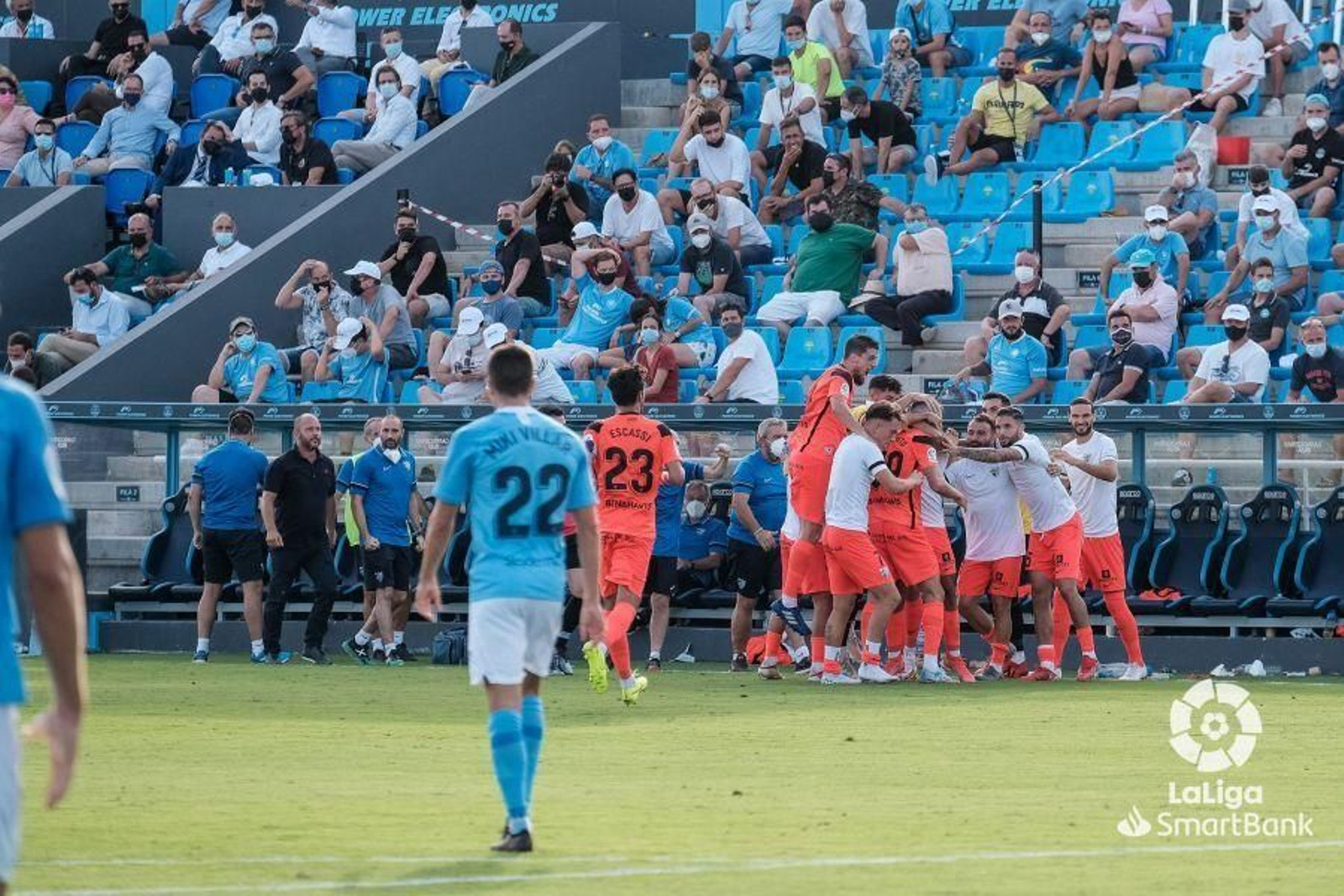 El Málaga CF celebra el gol de Roberto al Ibiza