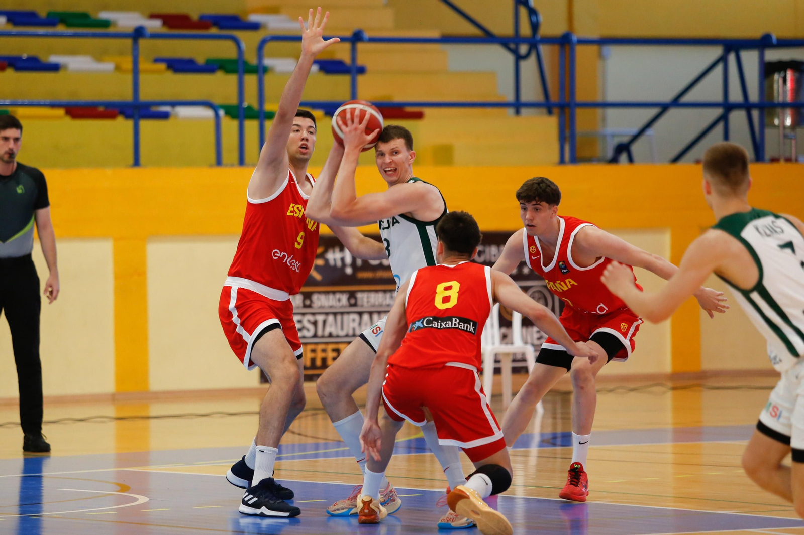 Las fotos de la segunda jornada del torneo Internacional U20 de baloncesto de La Línea