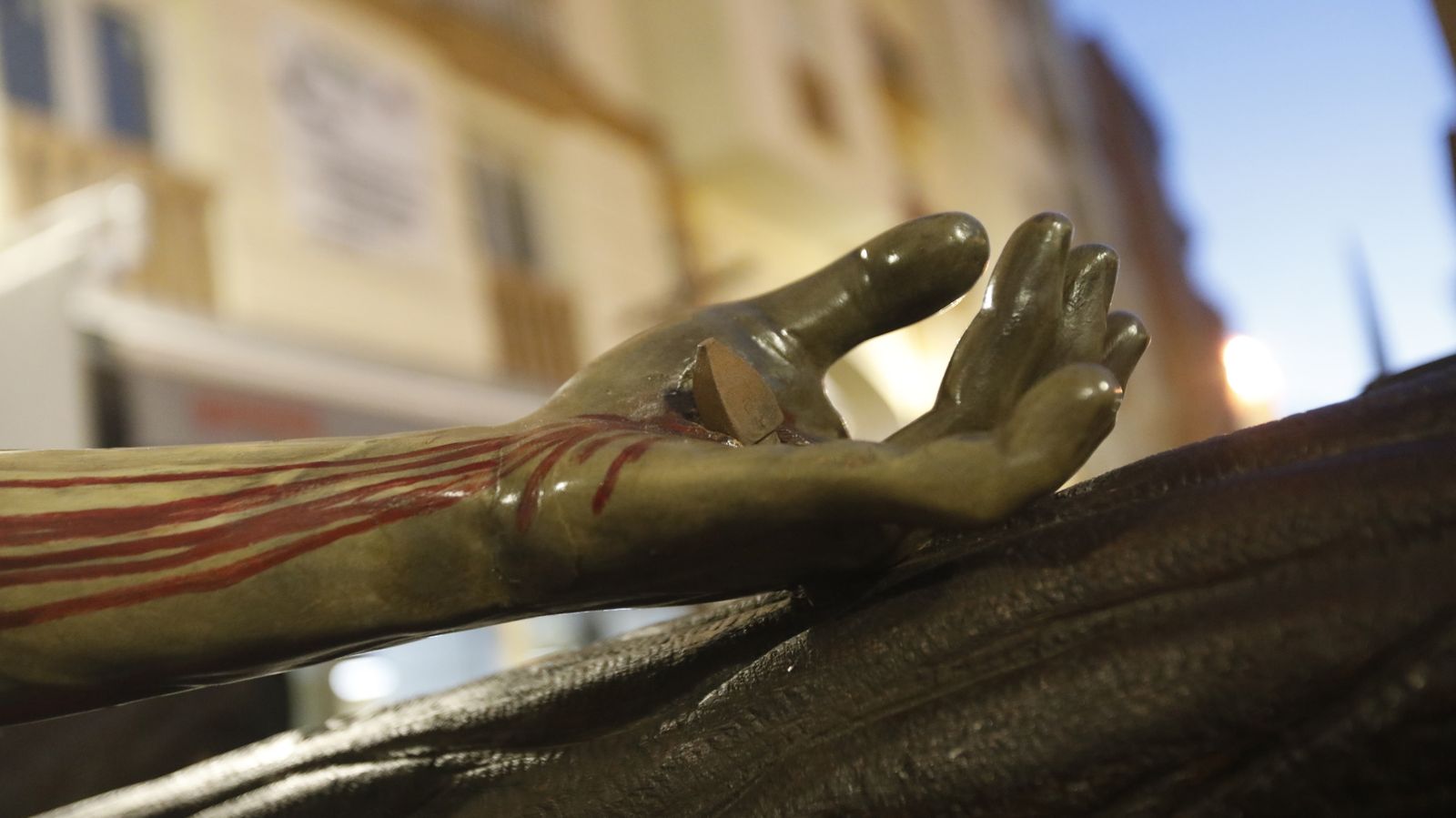 Las fotos del Viernes Santo en la Línea:  Cristo del Mar y Luz y Esperanza Nuestra, Soledad y Santo Entierro, Cristo del Amor y Misericordia y Amargura