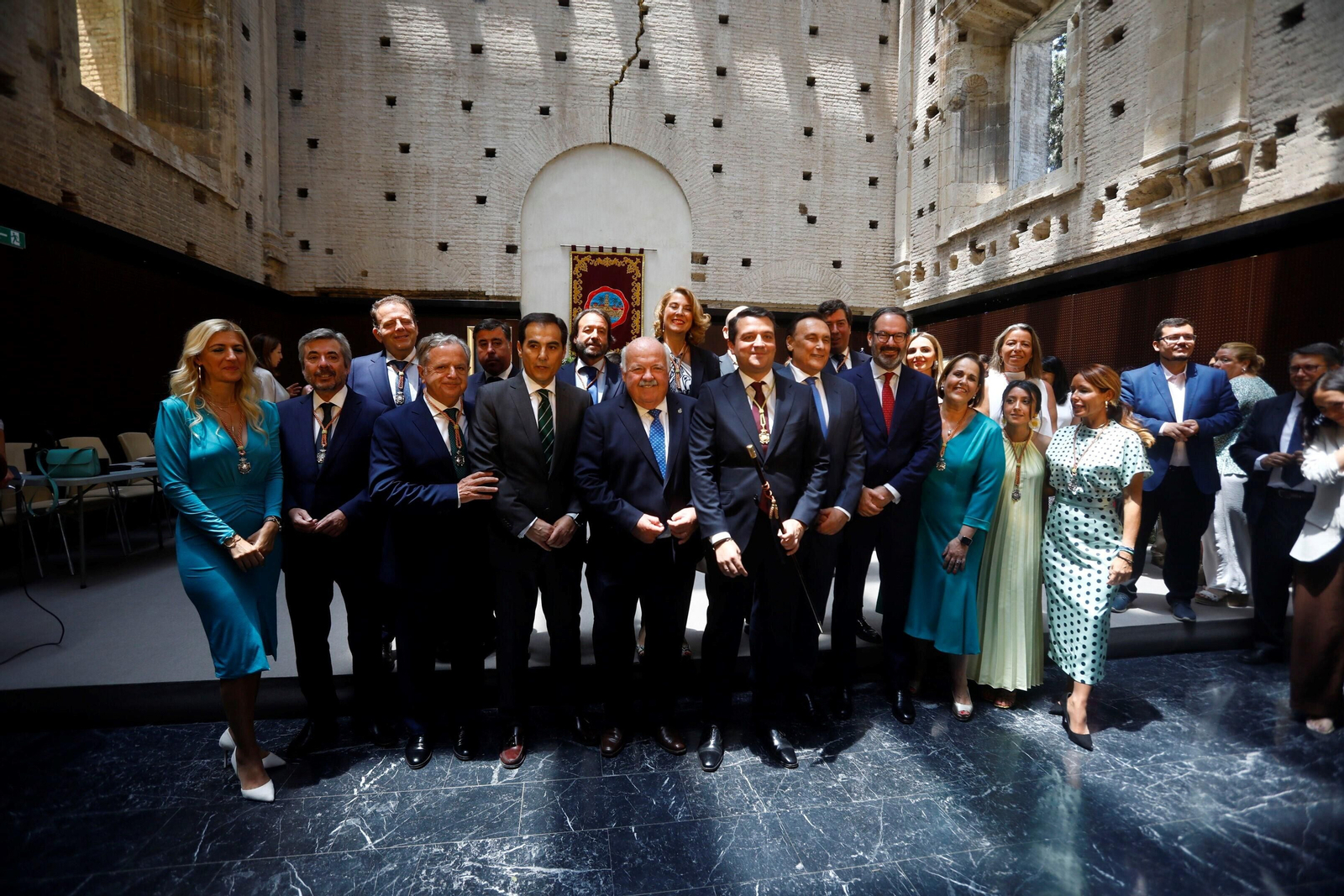 La investidura del alcalde de Córdoba, José María Bellido, en imágenes