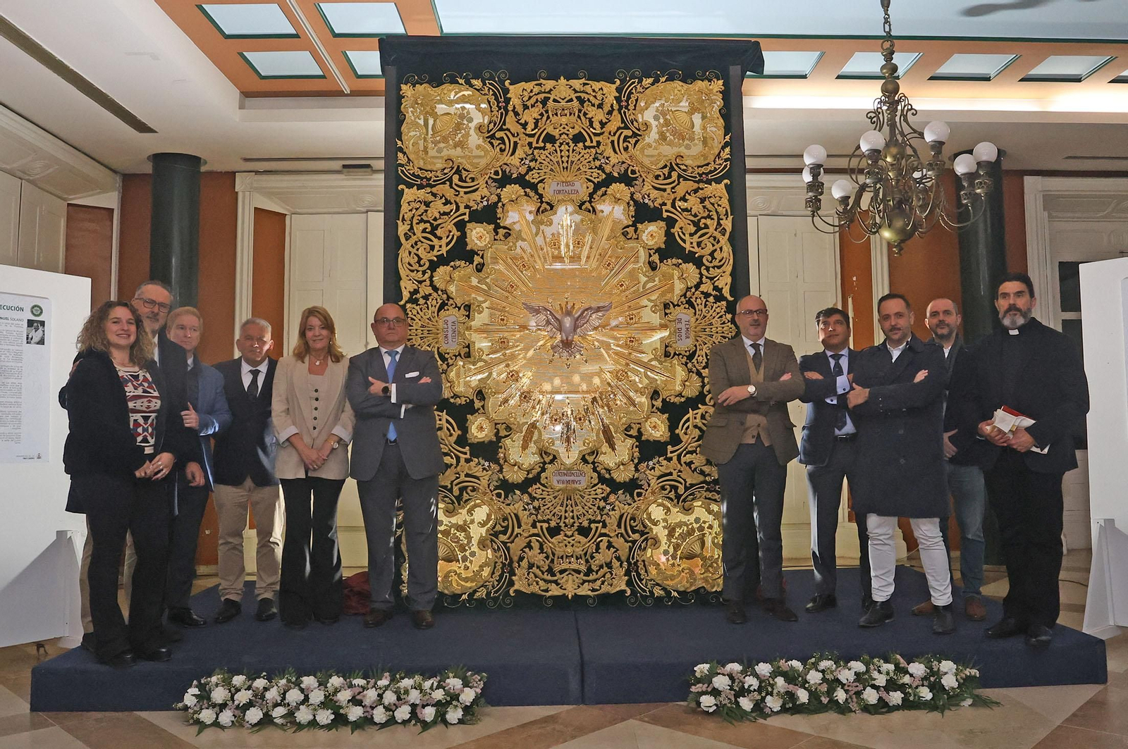 Imágenes de la presentación del techo de palio de la Virgen del Amor de las Tres Caídas