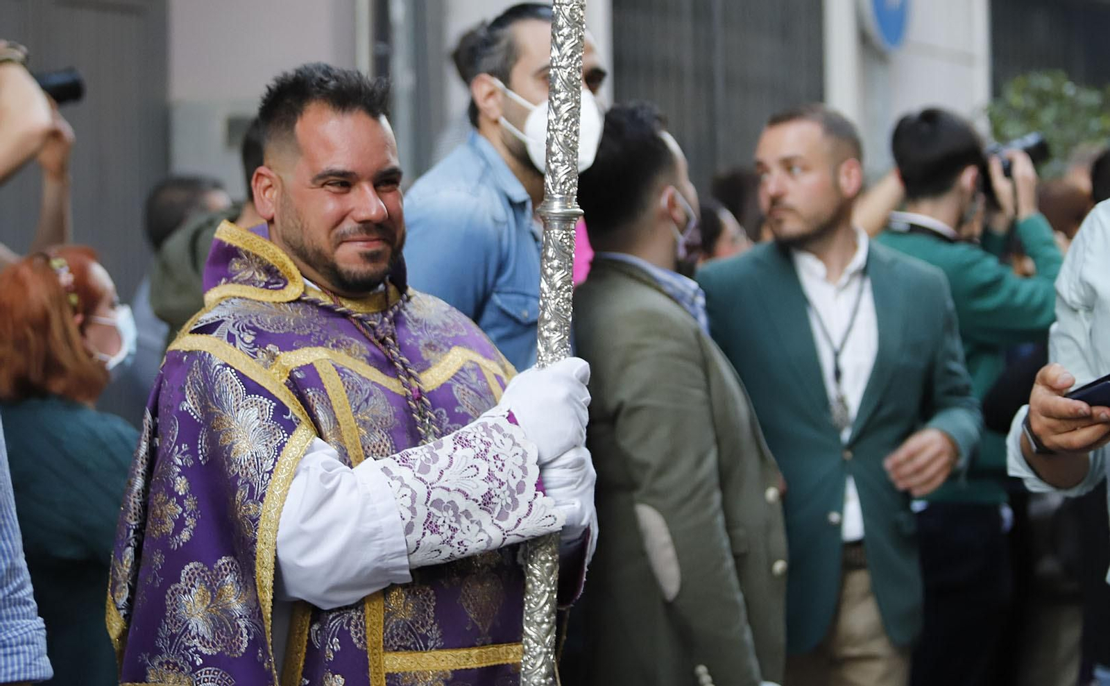 Imágenes de la estación de penitencia de la Hermandad de La Esperanza de Huelva