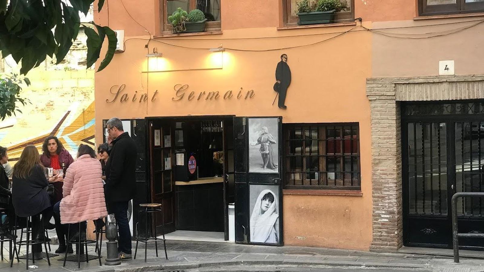 Terraza en la taberna Saint Germain