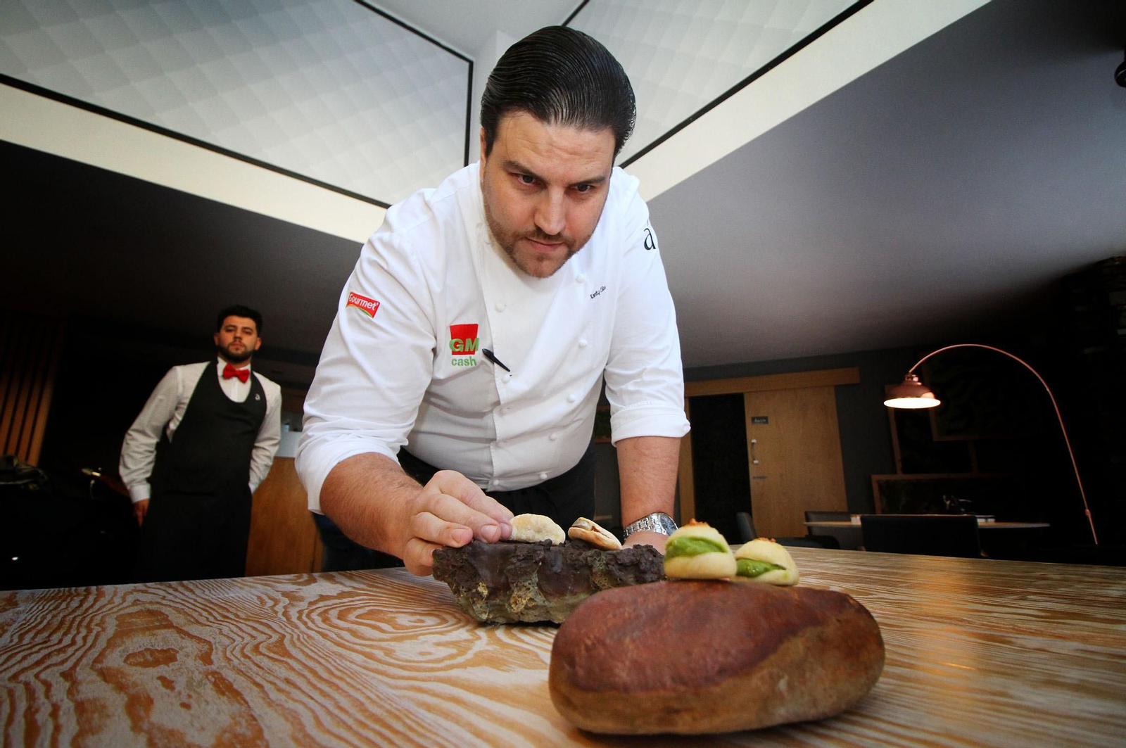 Xanty Elías, ante una de sus creaciones.