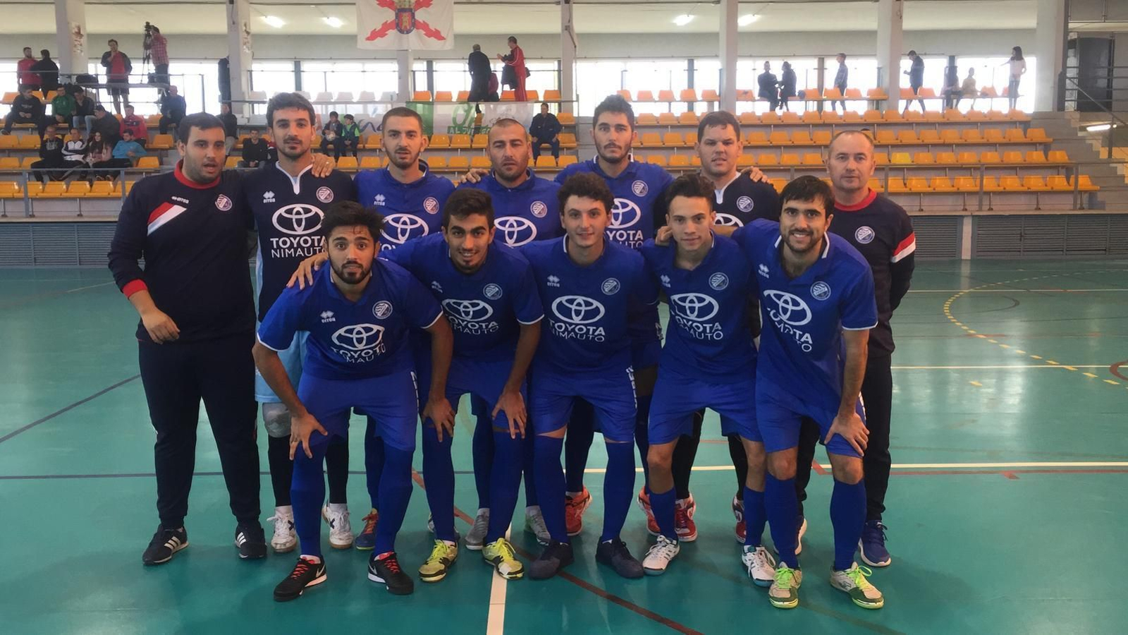 Formación inicial del Xerez Toyota Nimauto en el pabellón Pepe Montalbán.