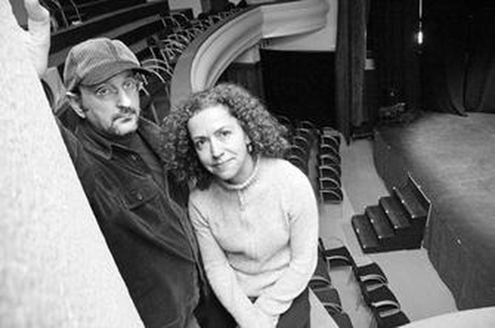 José María Roca y Gema López, empresarios y directores de Producciones Imperdibles, en su teatro.