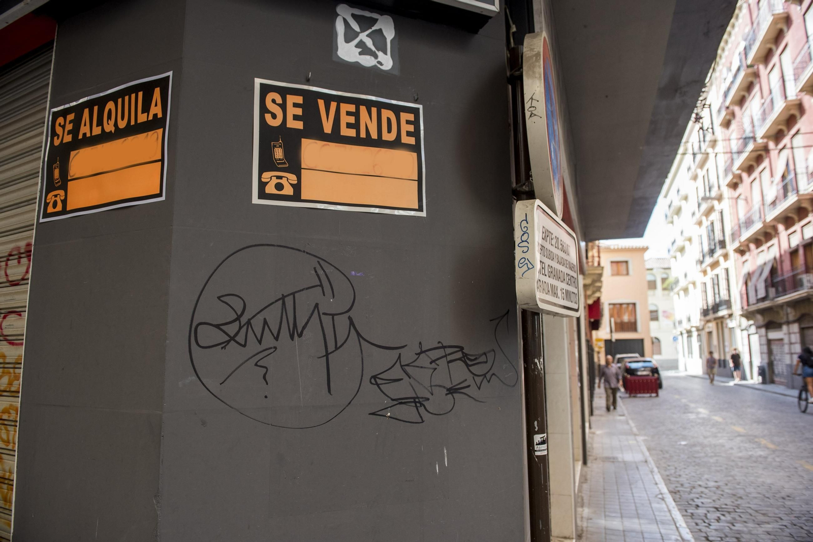 Imagen de archivo de un cartel de 'Se vende' en la capital.