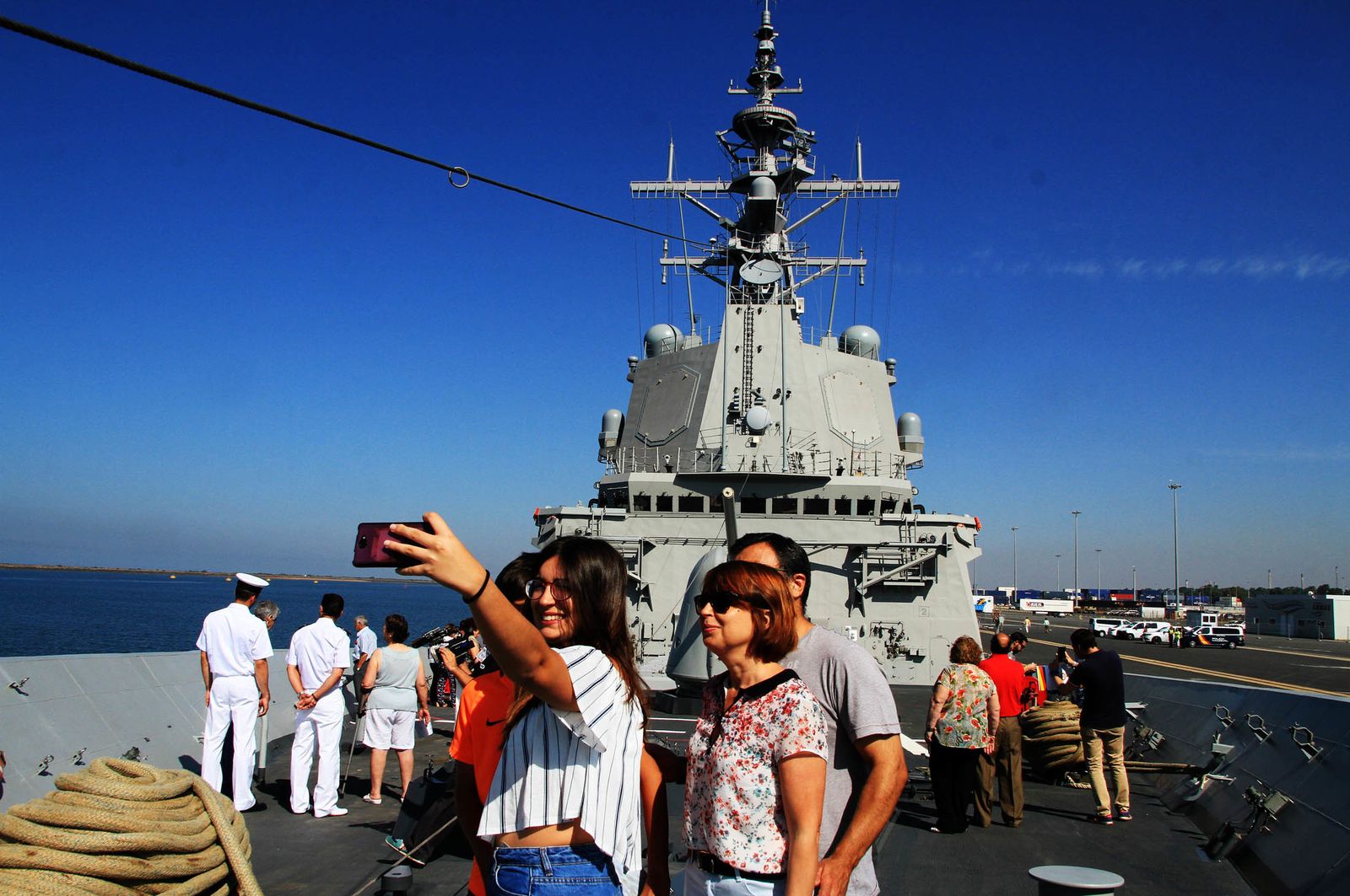 Imágenes de la Fragata Cristóbal Colón F-105