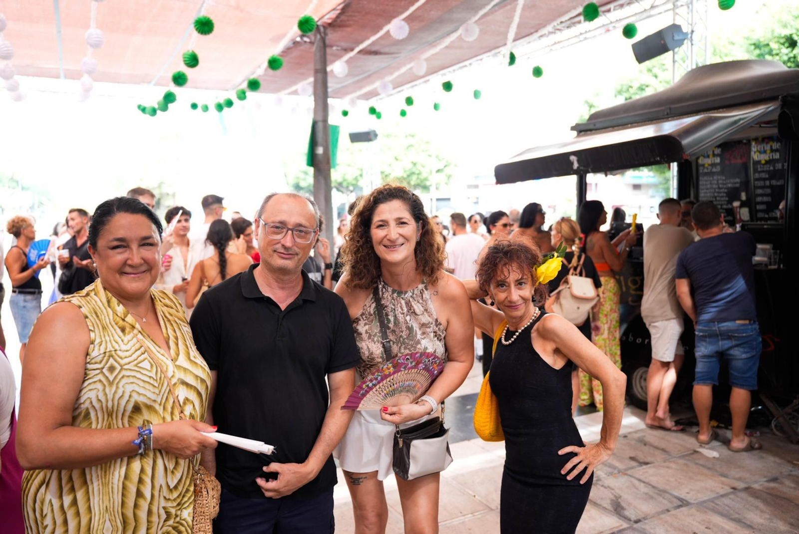 Los almerienses disfrutan del martes en la Feria del Mediodía