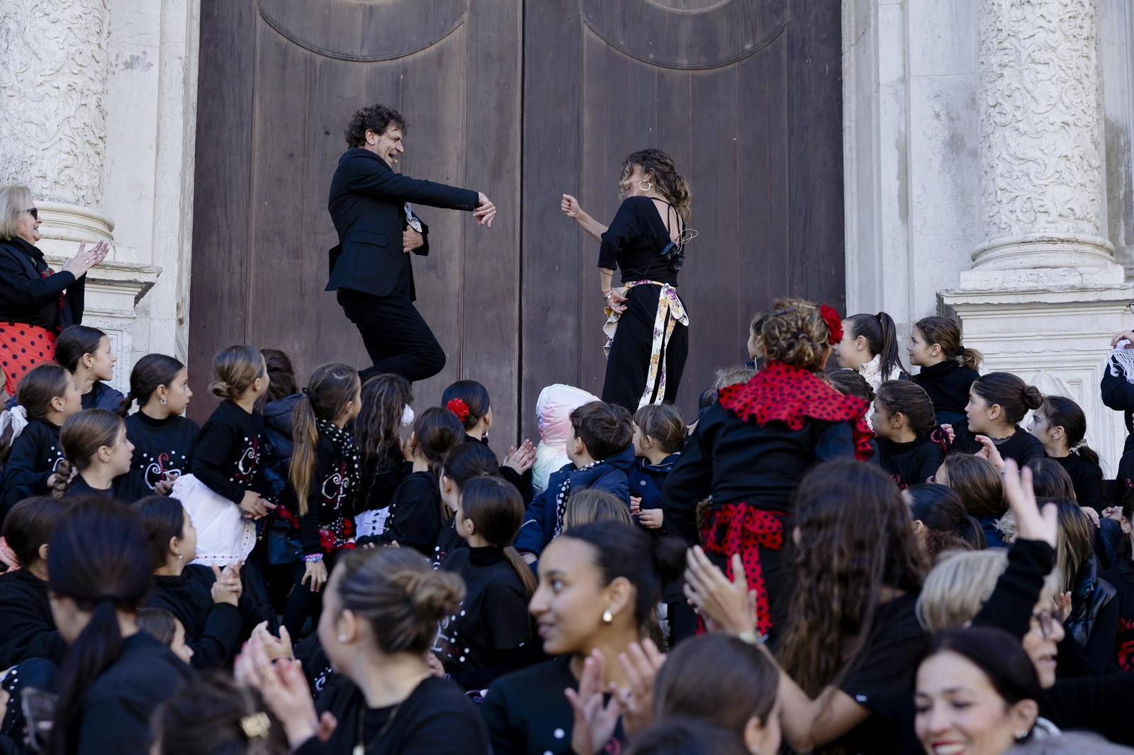 Búscate en las imágenes del flashmob del Día del Flamenco